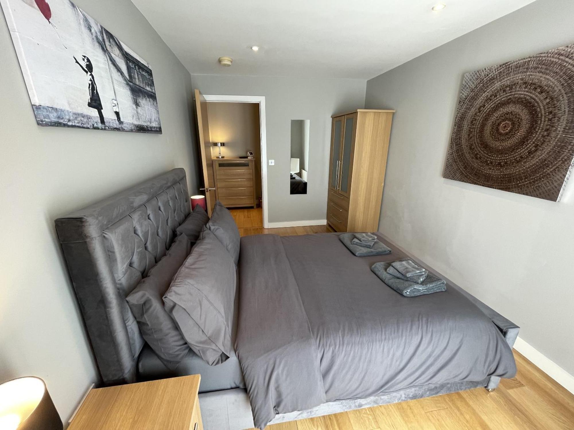 Stunning 2-Bed Town Centre Apartment - Hosted By Hutch Lifestyle Лемингтън Спа Екстериор снимка